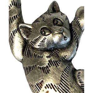 JONETTE Pewter Climbing Cat Kitten Brooch Lapel Pin Vintage 1988 Signed JJ